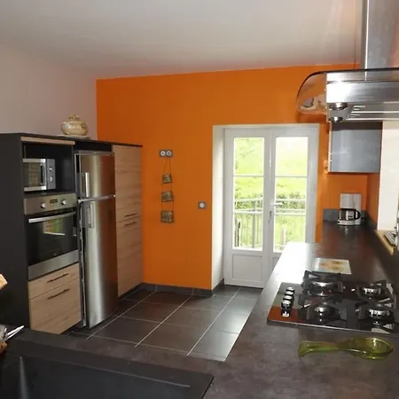 Nyaraló Maison De Caractere Avec Jardin Et Terrasse, Proche Maurs - Fr-1-742-286 Leynhac