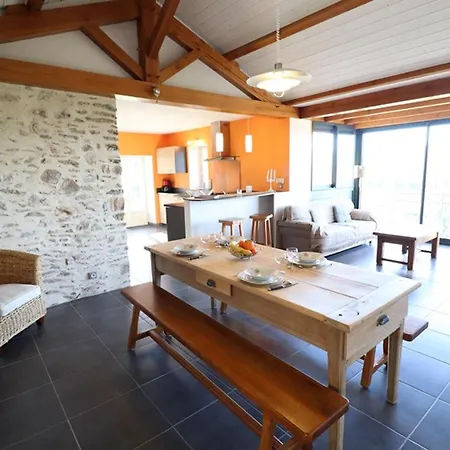 Maison De Caractere Avec Jardin Et Terrasse, Proche Maurs - Fr-1-742-286 Nyaraló Leynhac
