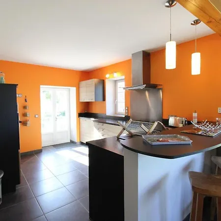 Nyaraló Maison De Caractere Avec Jardin Et Terrasse, Proche Maurs - Fr-1-742-286 *
