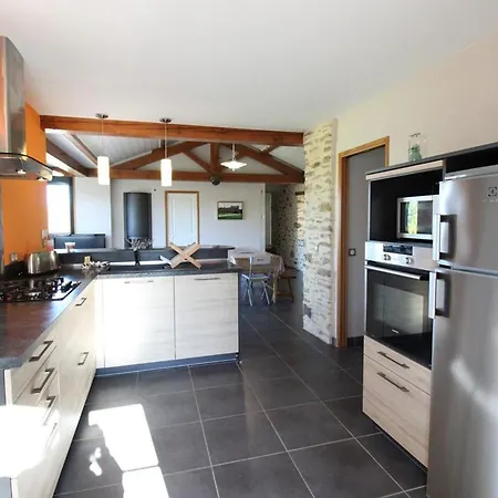 Maison De Caractere Avec Jardin Et Terrasse, Proche Maurs - Fr-1-742-286 Leynhac